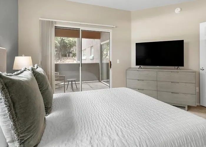 Apartment Landing Modern With Amazing Amenities