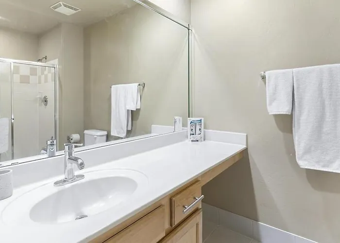 Landing Modern With Amazing Amenities Apartment