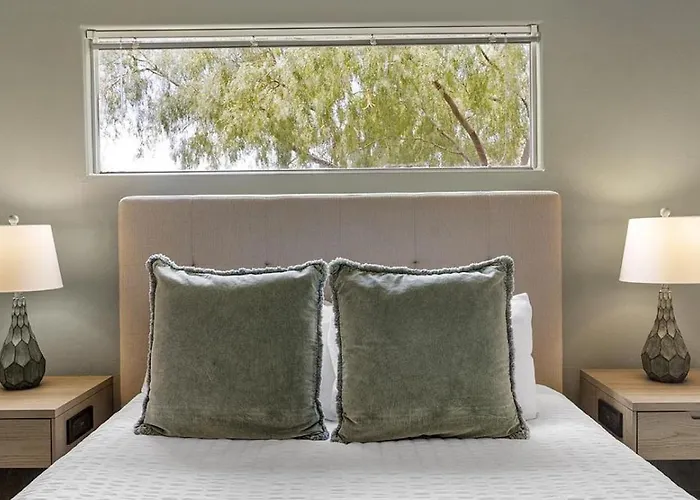 Apartment Landing Modern With Amazing Amenities *